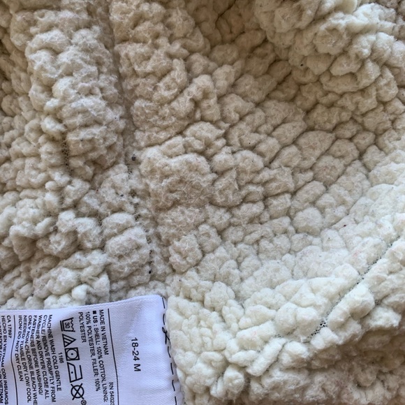 Old Navy Red and Black Plaid Jacket with Cream Sherpa Collar - Picture 5 of 5